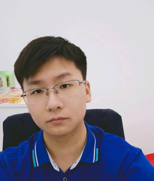 孤单听雨的猫